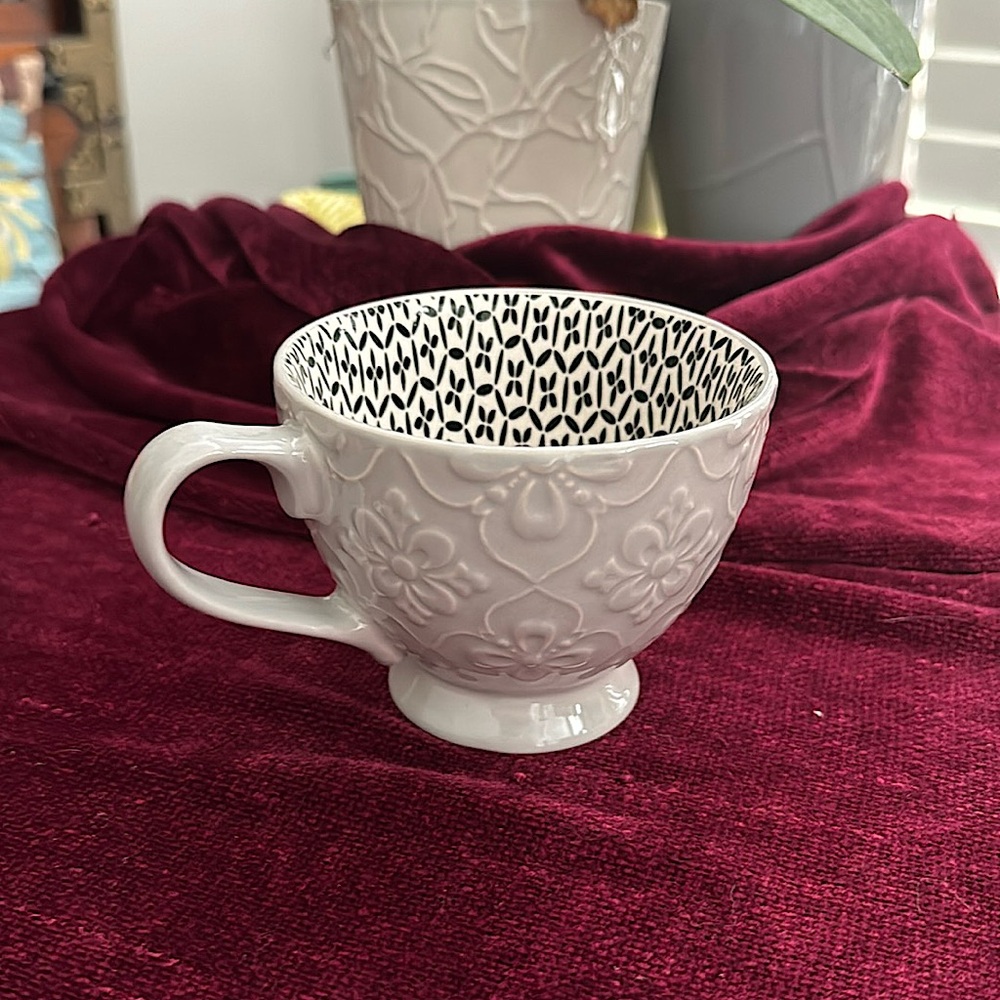 SIGNATURE ENGLISH  TEA CUP: 12 Oz.